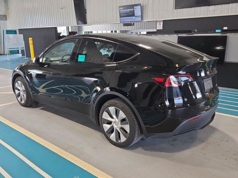 Used 2023 Tesla Model Y Long Range AWD/4WD image 4