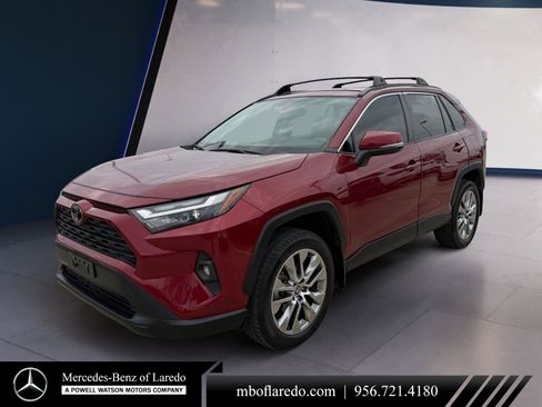 Used 2022 Toyota RAV4 XLE Premium image 1