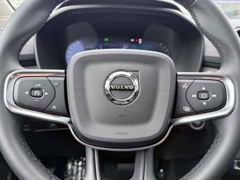 Certified 2026 Volvo XC40 B5 Plus AWD/4WD image 18