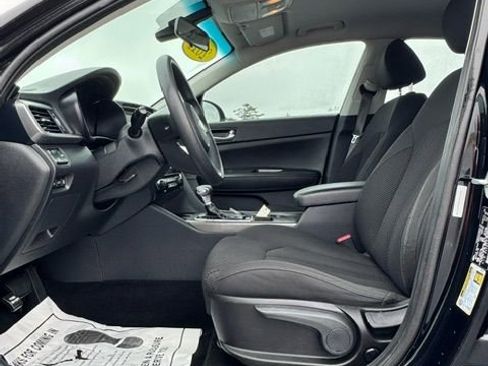 Used 2019 Kia Optima LX image 10