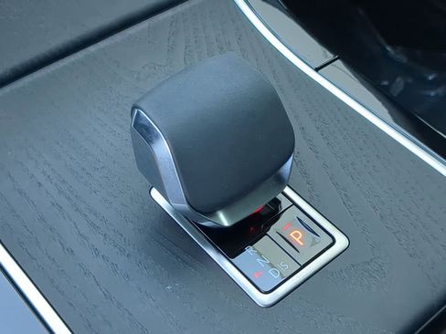 Certified 2024 Land Rover Range Rover Evoque S image 34