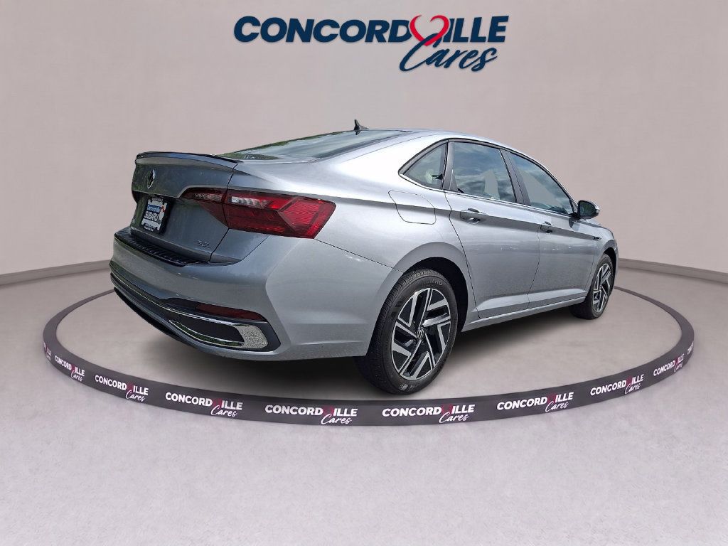 Used 2023 Volkswagen Jetta SEL FWD image 6