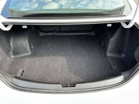 Used 2025 Chevrolet Malibu LT FWD image 24