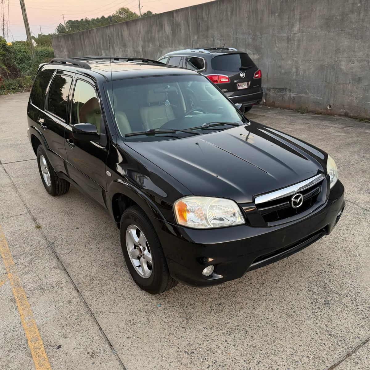 Used 2005 MAZDA Tribute s FWD image 2