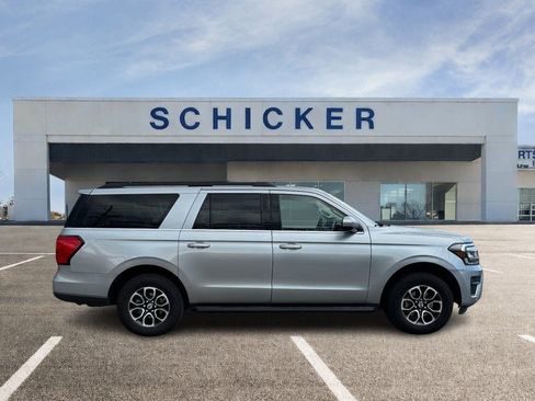 Used 2024 Ford Expedition Max XLT RWD image 2