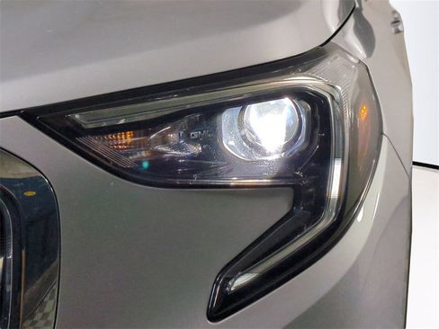 Used 2020 GMC Terrain SLT w/ Preferred Package image 10
