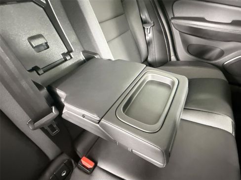 Used 2019 Volvo S60 T5 R-Design image 42