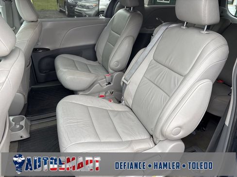 Used 2016 Toyota Sienna L image 38