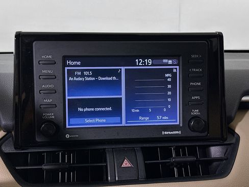 Used 2021 Toyota RAV4 LE image 23