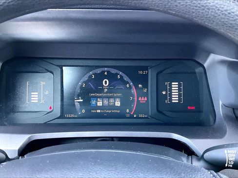 Used 2025 Toyota Tacoma SR5 AWD/4WD image 24