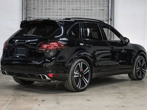 Used 2014 Porsche Cayenne Turbo S AWD/4WD image 11