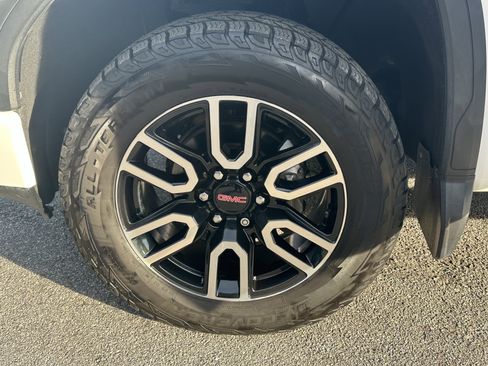 Used 2020 GMC Sierra 1500 AT4 w/ AT4 Premium Package image 13