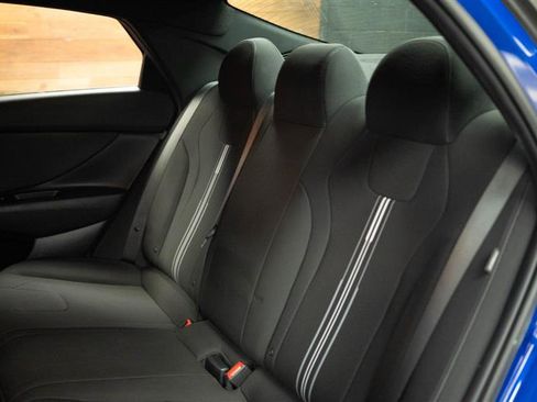 Used 2025 Hyundai Elantra Sport FWD image 11