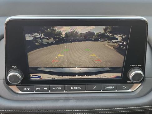 Used 2024 Nissan Rogue SV FWD image 17