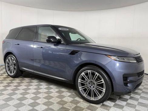 Used 2025 Land Rover Range Rover Sport SE AWD/4WD image 10