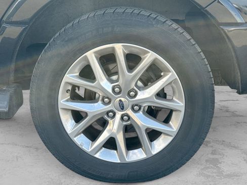 Used 2017 Ford Expedition Limited AWD/4WD image 6
