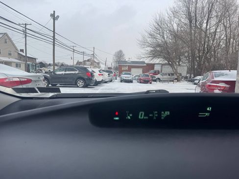 Used 2010 Toyota Prius Five image 30