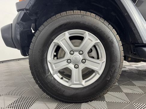 Used 2018 Jeep Wrangler Unlimited Sport S image 42