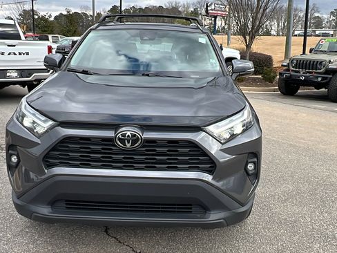 Used 2022 Toyota RAV4 XLE Premium image 3