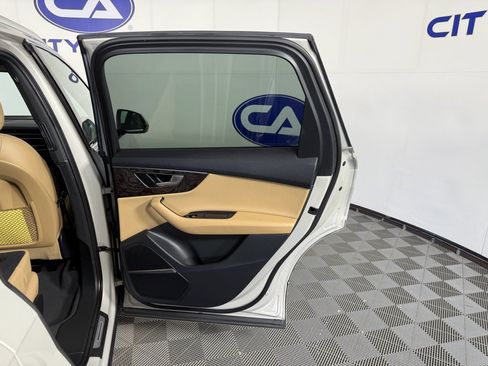 Used 2022 Audi Q7 Premium Plus image 14