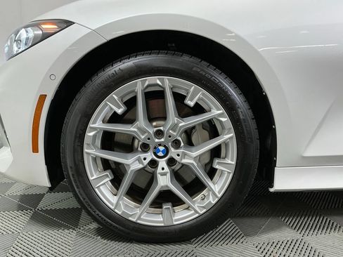 Used 2025 BMW 330i Sedan w/ Premium Package RWD image 32