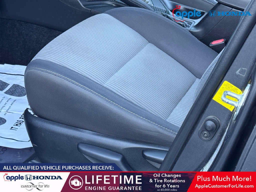 Used 2014 Toyota RAV4 XLE AWD/4WD image 8