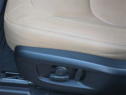 Used 2025 Land Rover Defender 110 S image 30