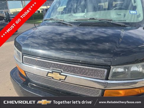 Used 2019 Chevrolet Express 2500 Work Van image 3