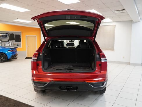 Used 2021 Volkswagen Atlas Cross Sport SE w/ Panoramic Sunroof Package image 10