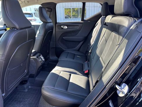 Used 2025 Volvo XC40 B5 Plus w/ Climate Package image 16