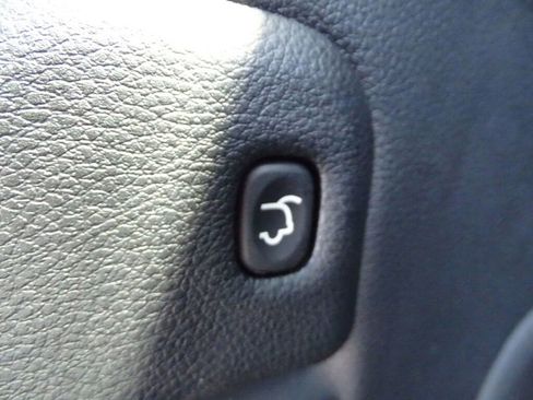 Used 2021 Jeep Grand Cherokee Laredo X image 16