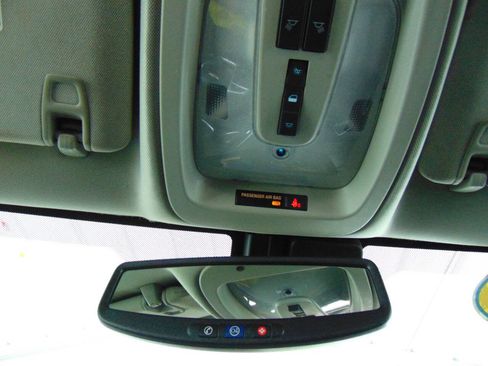 Used 2010 Chevrolet Equinox LT w/ Chrome Appearance Package FWD image 17