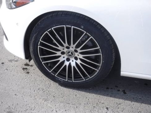 Used 2022 Mercedes-Benz C 300 4MATIC Sedan image 4