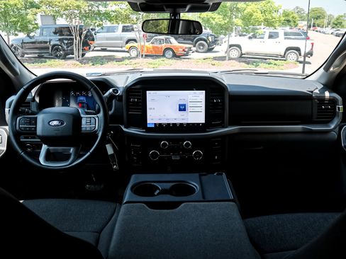 Used 2025 Ford F150 XLT w/ Equipment Group 301A Standard AWD/4WD image 27