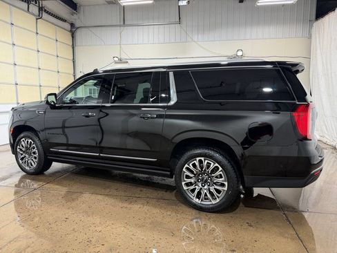 Used 2023 GMC Yukon XL Denali Ultimate AWD/4WD image 21
