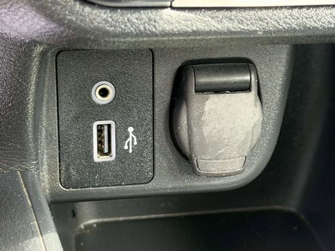 Used 2022 Nissan Versa S w/ Trunk Package FWD image 34