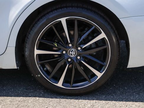 Used 2018 Toyota Camry XSE FWD image 11
