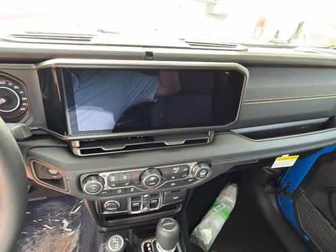 New 2026 Jeep Gladiator Sport image 27