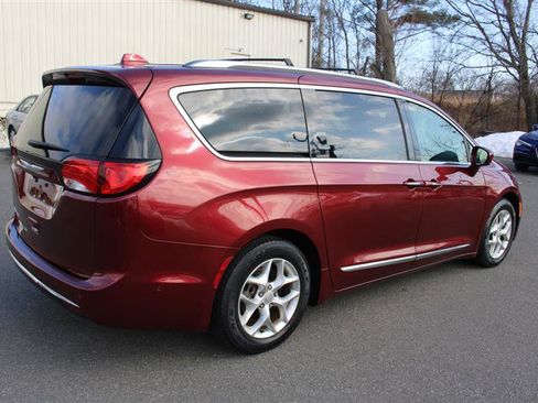 Used 2018 Chrysler Pacifica Touring-L Plus w/ Advanced Safetytec Group image 8
