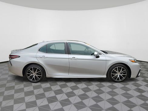 Used 2023 Toyota Camry SE w/ Cold Weather Package FWD image 6