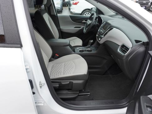Used 2021 Chevrolet Equinox LS w/ LS Convenience Package AWD/4WD image 17