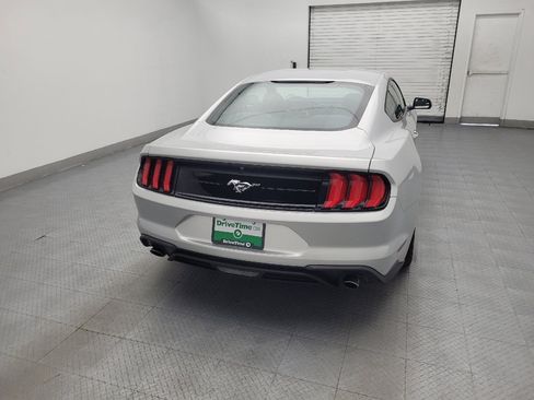 Used 2018 Ford Mustang Coupe RWD image 7