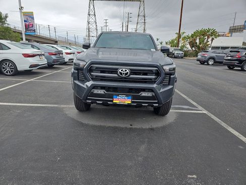 Used 2025 Toyota Tacoma SR5 image 2