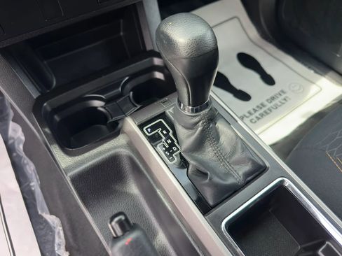 Used 2016 Toyota Tacoma SR5 w/ Exterior Package image 24