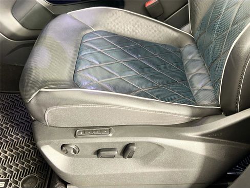 Used 2024 Volkswagen Atlas Cross Sport SEL Premium R-Line image 19