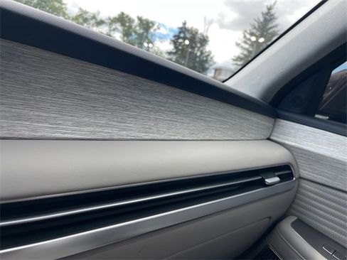 Used 2023 Hyundai Palisade Calligraphy image 19