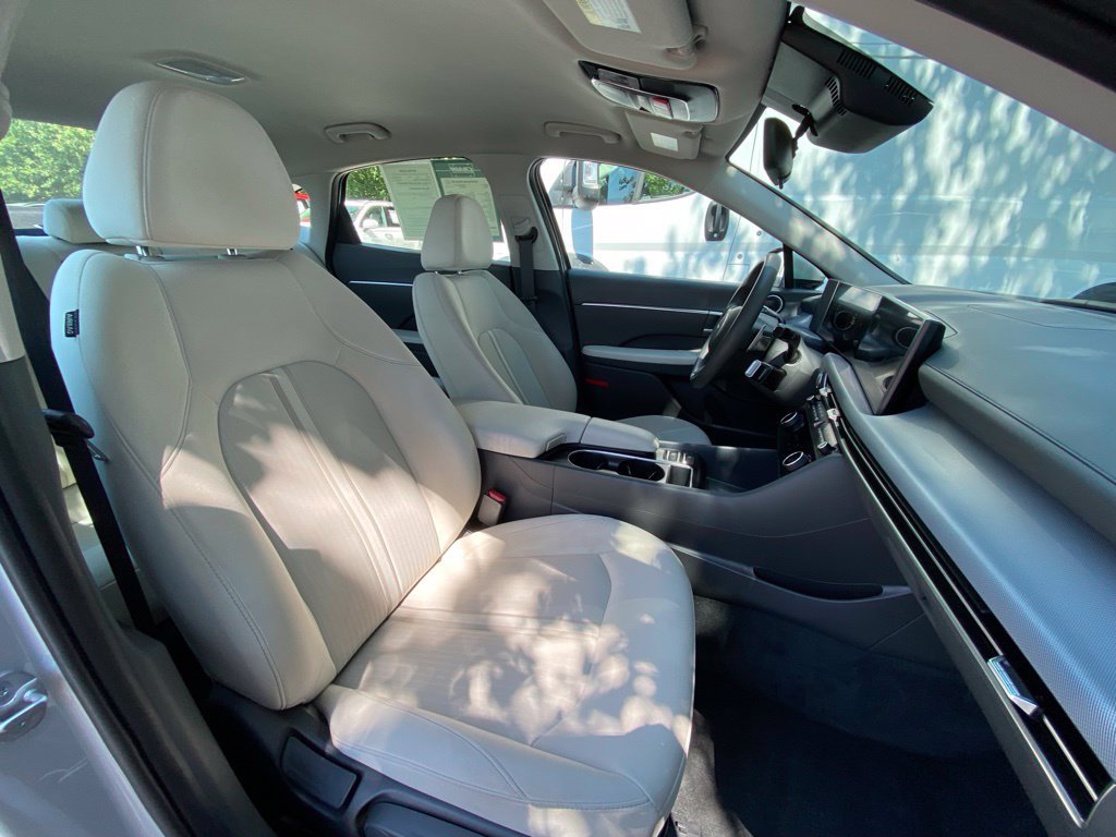 Used 2025 Hyundai Sonata SEL FWD image 38