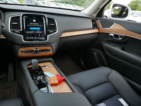 Used 2025 Volvo XC90 T8 Plus w/ Protection Package Premier AWD/4WD image 13