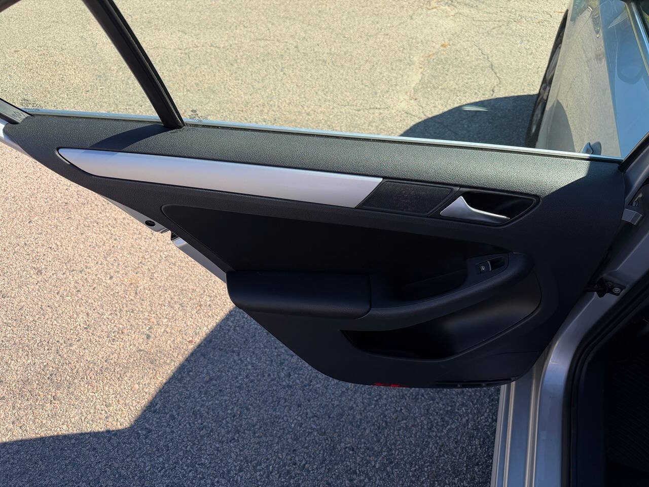 Used 2013 Volkswagen Jetta SE FWD image 11