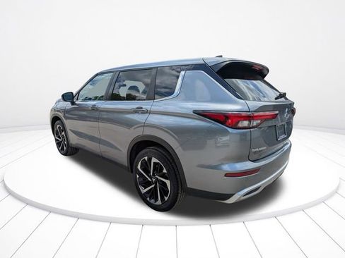 Used 2024 Mitsubishi Outlander SE FWD image 6